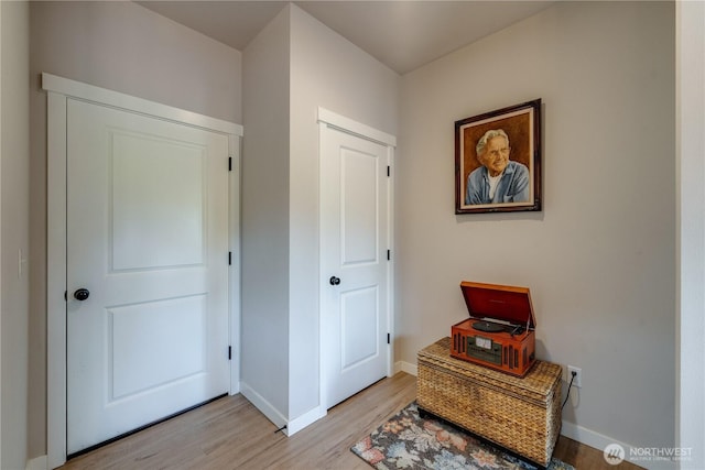 103N Trail Rd, Sedro Woolley, WA 98284 - hallway featuring light wood-style floors and baseboards