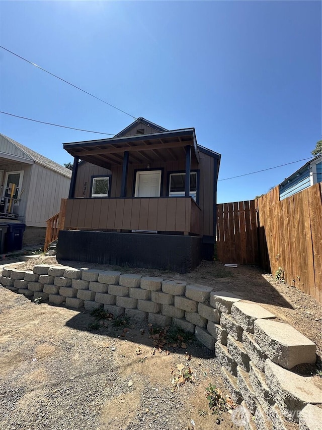 836 S Cashmere St, Wenatchee, WA 98801 - view of front of home featuring board and batten siding
