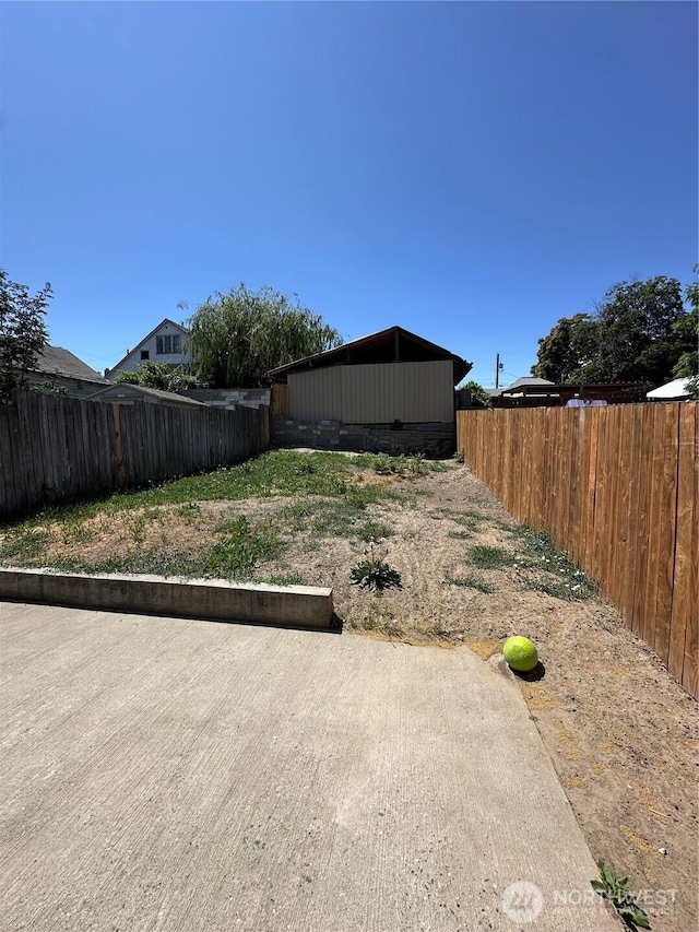 836 S Cashmere St, Wenatchee, WA 98801 - fenced backyard featuring a patio