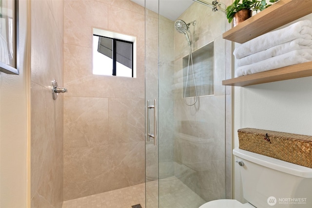 7610 Scenic Dr, Yakima, WA 98908 - bathroom featuring toilet and a stall shower