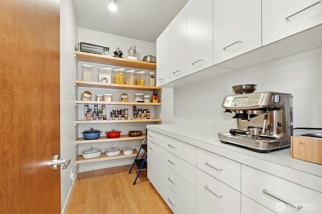8812 NE 117th Pl, Kirkland, WA 98034 - view of pantry