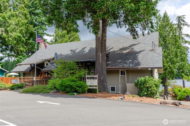 110 E Shannon Pl, Shelton, WA 98584 - view of front of home with a shingled roof