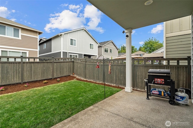 32803 Stuart Ave SE, Black Diamond, WA 98010 - fenced backyard featuring a patio area