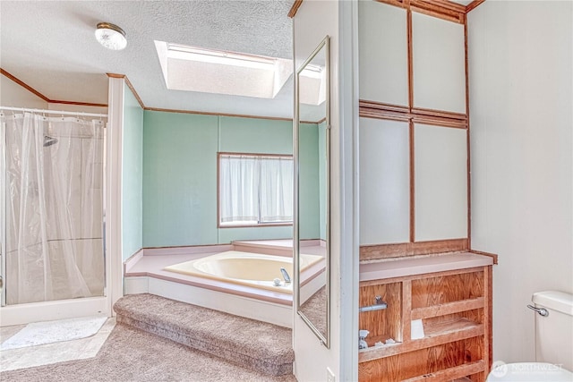 1700 Twin Peaks Dr Unit 71, Wenatchee, WA 98801 - full bath featuring a bath, a shower with curtain, a skylight, a textured ceiling, and ornamental molding