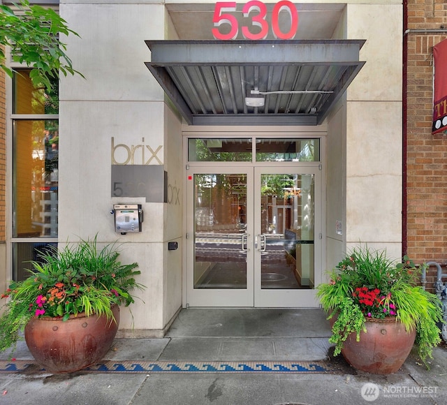530 Broadway E Unit 612, Seattle, WA 98102 - entrance to property with french doors