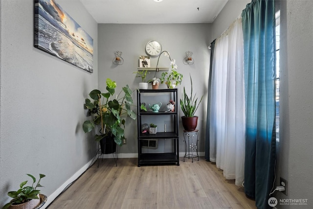 755 S Chelan Ave, Wenatchee, WA 98801 - interior space featuring wood finished floors and baseboards