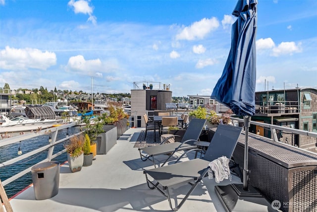2401 N Northlake Way Unit F6, Seattle, WA 98103 - view of patio / terrace