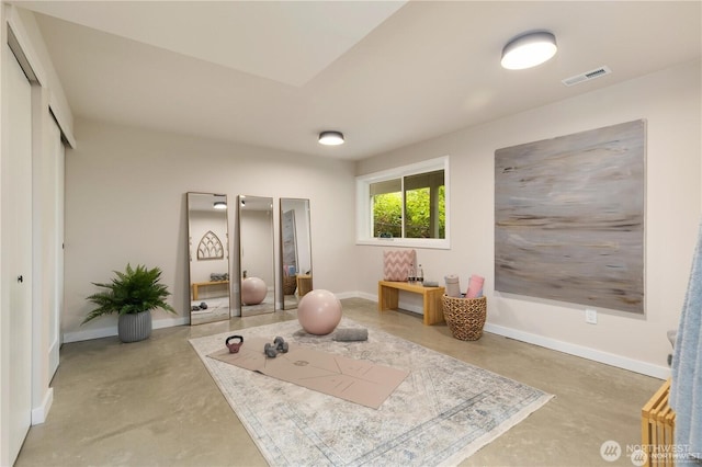 18510 NE 15th Pl, Bellevue, WA 98008 - exercise area with baseboards