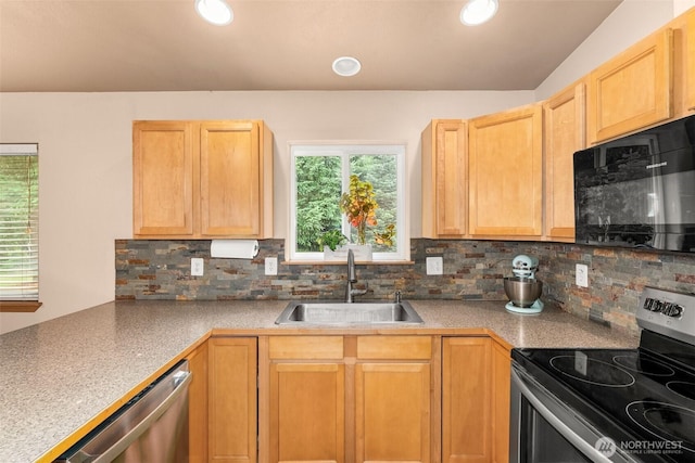 14628 Vail Cut Off Rd SE, Rainier, WA 98576 - photo 12