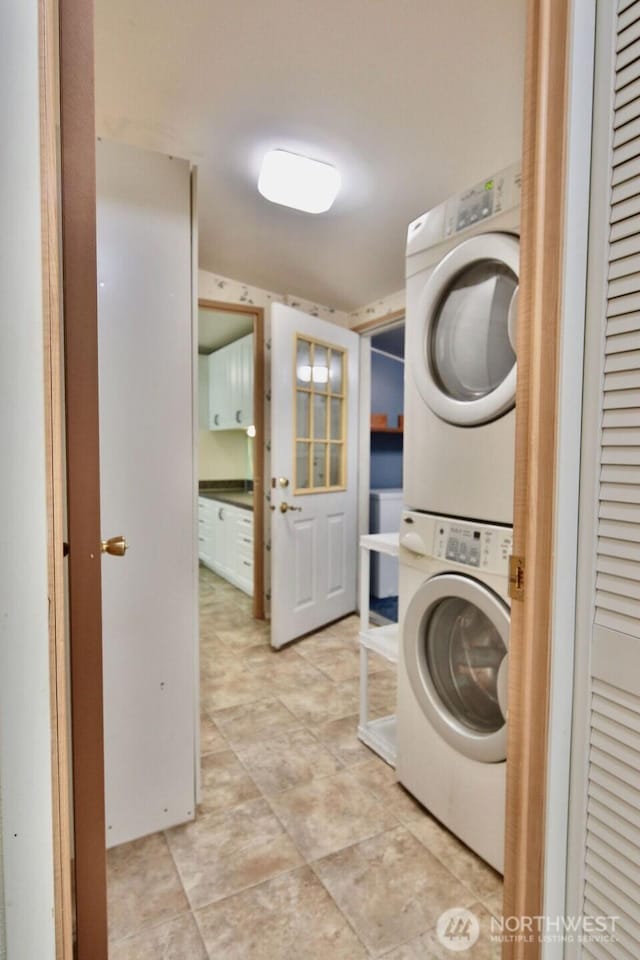 140 Fleming Dr, Sequim, WA 98382 - laundry area with stacked washing machine and dryer