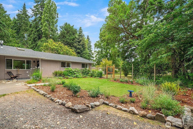 18304 Mclean Rd SW, Vashon, WA 98070 - view of yard with a patio