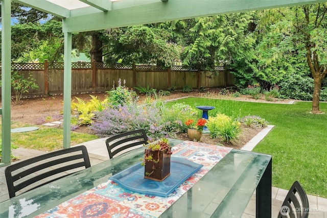18304 Mclean Rd SW, Vashon, WA 98070 - view of yard with a patio
