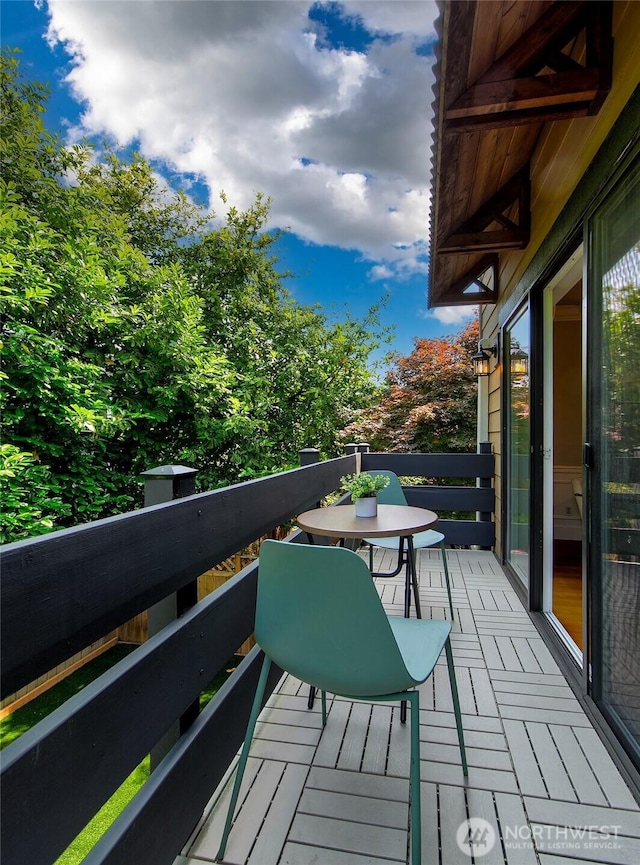 4314 Linden Ave N, Seattle, WA 98103 - view of balcony
