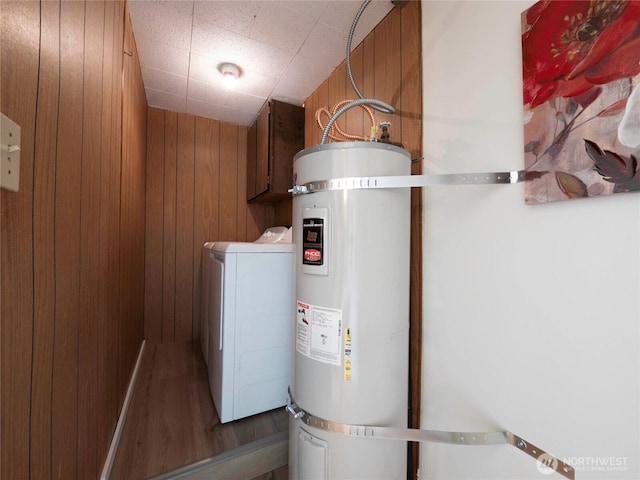 18111 46th Ave S, Seatac, WA 98188 - utility room featuring washer / dryer and water heater