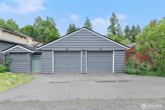 12023 35th Ave NE, Seattle, WA 98125 - view of garage