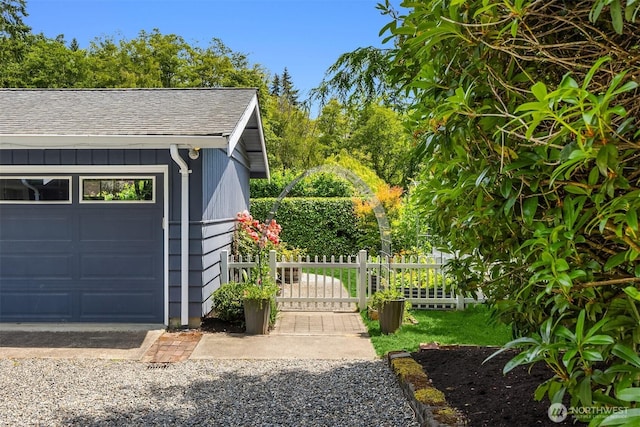 10430 NE Cascade St, Bainbridge Island, WA 98110 - view of garage