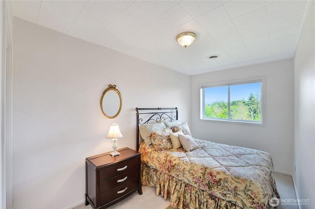 7001 Palm Ln, Anacortes, WA 98221 - bedroom featuring light carpet