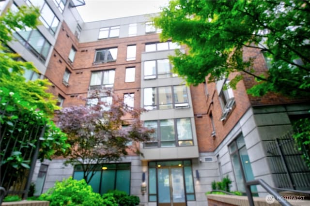4547 8th Ave NE Unit 209, Seattle, WA 98105
