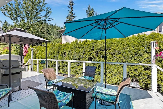 13233 59th Ave W, Edmonds, WA 98026 - wooden deck featuring a gazebo