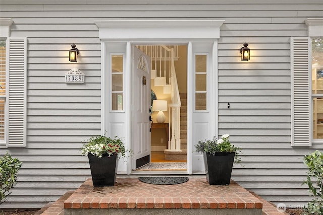 7089 NE Bay Hill Rd, Bainbridge Island, WA 98110 - property entrance