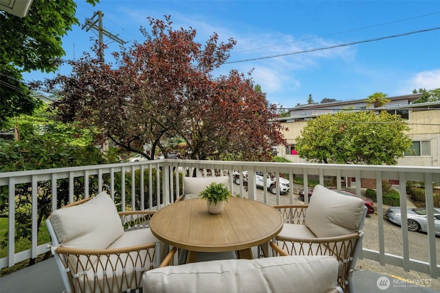 1222 6th Ave N, Seattle, WA 98109 - balcony with outdoor dining space