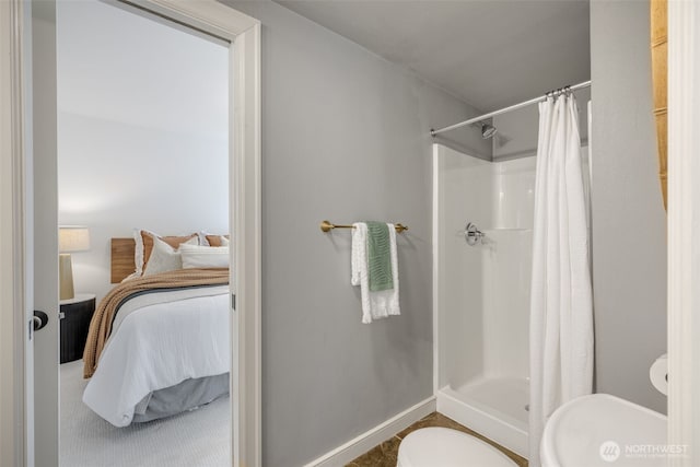 1222 6th Ave N, Seattle, WA 98109 - ensuite bathroom featuring toilet and curtained shower