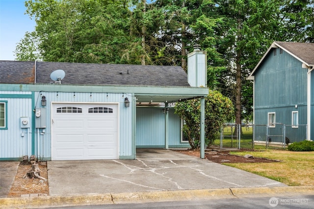 1116 30th St NE, Auburn, WA 98002 - garage with a gate and driveway