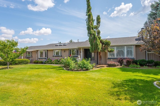 350 E Division Ave, Ephrata, WA 98823 - ranch-style home featuring a front yard