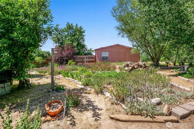 101 E 8th St, Lind, WA 99341 - view of yard