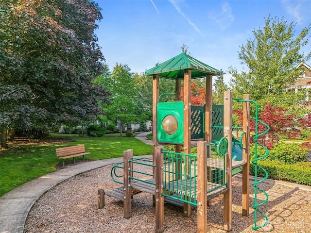15791 NE 114th Way, Redmond, WA 98052 - community play area featuring a yard