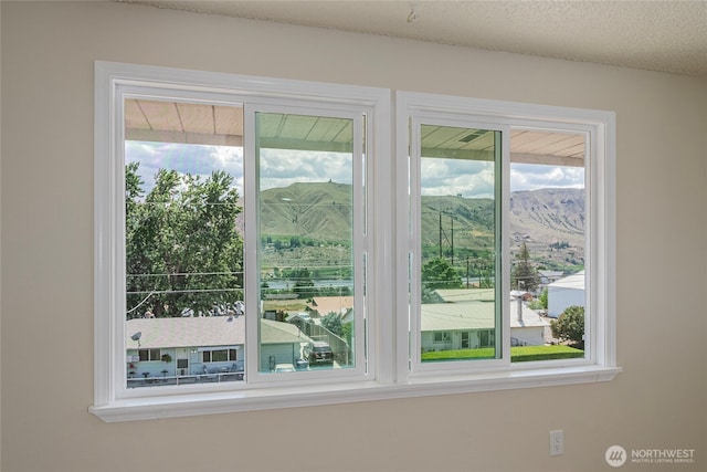 2117 S Majestic Dr, East Wenatchee, WA 98802 - view of doorway to outside