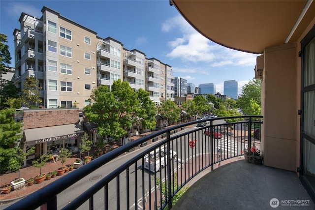 10047 Main St Unit 319, Bellevue, WA 98004 - balcony featuring a city view