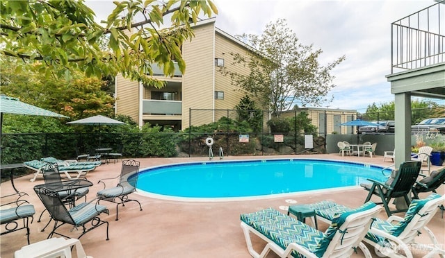 4800 200th St SW Unit E205, Lynnwood, WA 98036 - community pool featuring a patio area