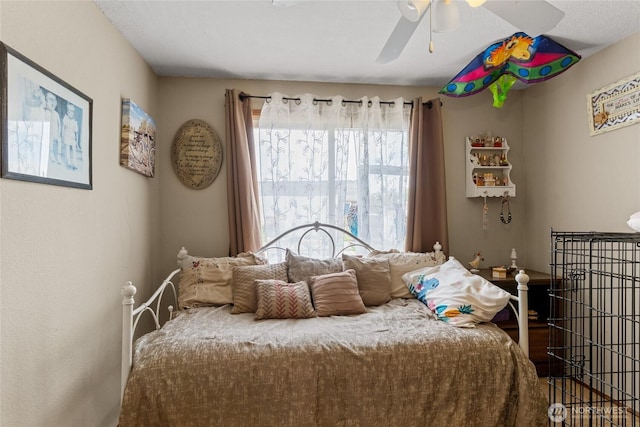 327 N Grape Dr, Moses Lake, WA 98837 - bedroom with ceiling fan