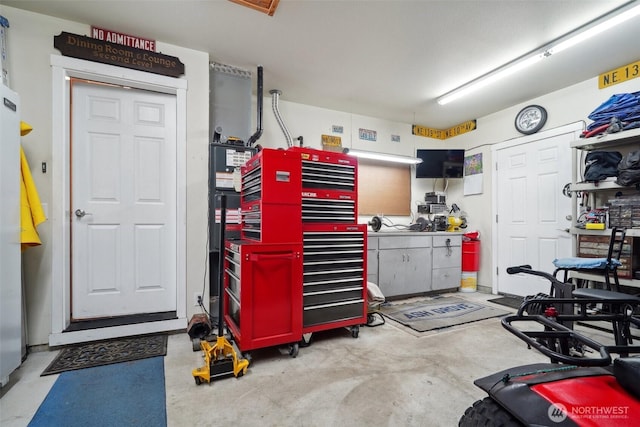 16 NW 23rd St, Battle Ground, WA 98604 - garage featuring a workshop area