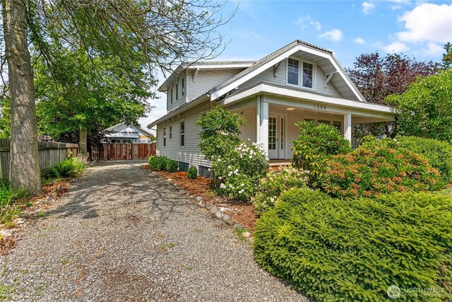 1584 Main St, Lynden, WA 98264 - view of front facade featuring a porch and driveway