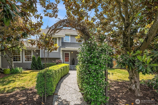 527 16th Ave W, Kirkland, WA 98033 - view of front of home with a front lawn and roof with shingles