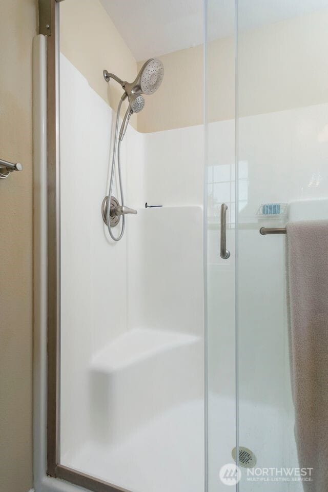 14908 NE 70th St, Vancouver, WA 98682 - full bathroom with a stall shower