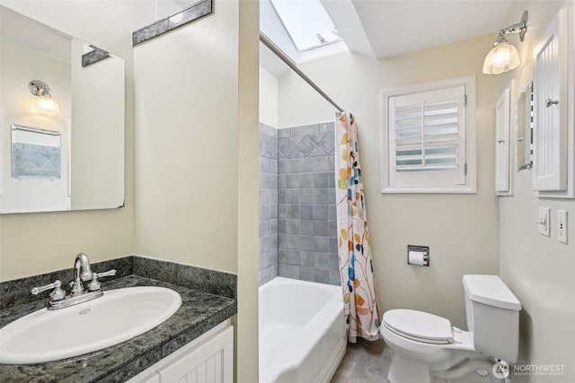 806 SW 126th St, Seattle, WA 98146 - full bathroom with vanity, shower / bath combo, tile patterned floors, and a skylight
