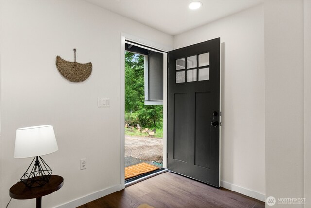 754 SW Oak Rd, Port Orchard, WA 98367 - entrance foyer featuring wood finished floors and recessed lighting