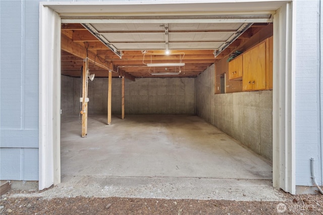 1681 E Saint Andrews Dr N, Shelton, WA 98584 - view of garage