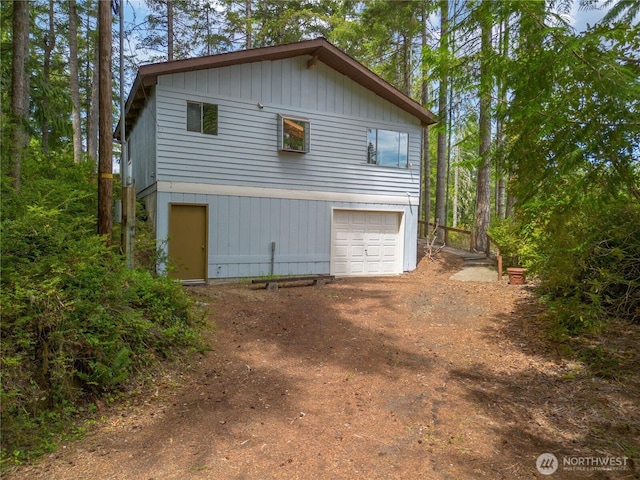 1681 E Saint Andrews Dr N, Shelton, WA 98584 - view of home's exterior featuring dirt driveway