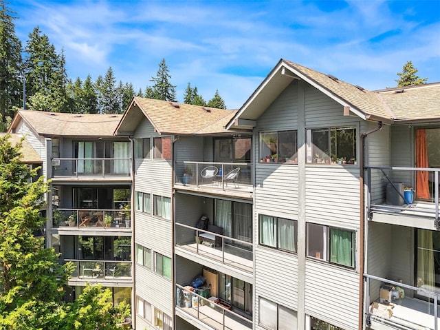 19428 Aurora Ave N Unit 427, Shoreline, WA 98133 - view of apartment building / complex