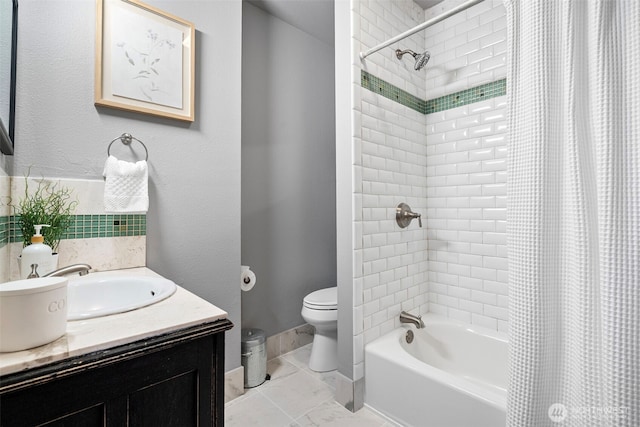 1116 N J St, Tacoma, WA 98403 - bathroom featuring shower / tub combo and vanity