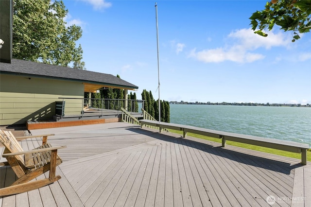 2102 NE Elgin Rd, Moses Lake, WA 98837 - deck featuring a water view