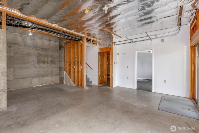 7401 E Heather Way, Everett, WA 98203 - below grade area featuring stairway