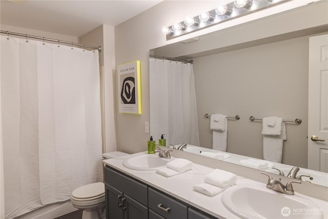 559 Mcgraw St Unit 204, Seattle, WA 98109 - full bath featuring double vanity and a shower with curtain