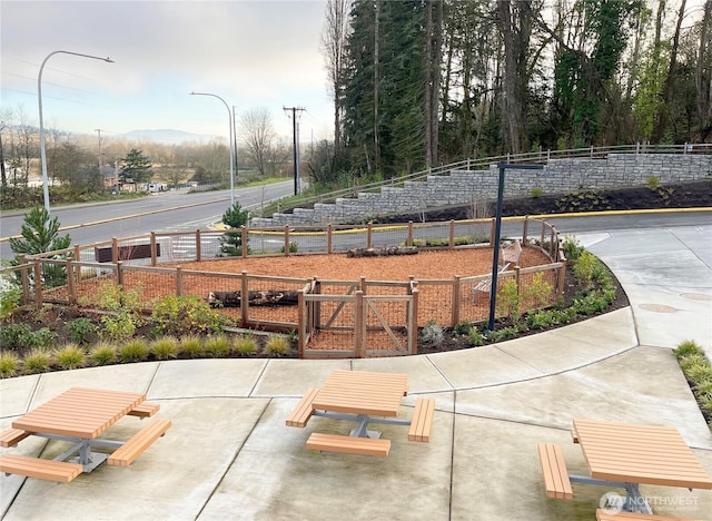 12257 137th Pl NE Unit 2901, Redmond, WA 98052 - view of community with a mountain view