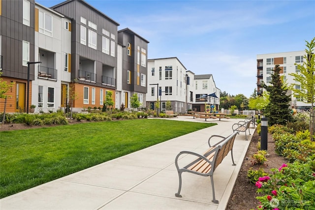 12257 137th Pl NE Unit 2901, Redmond, WA 98052 - view of property's community featuring a lawn and a residential view