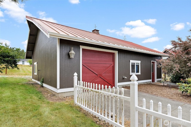 20076 Sinnes Rd, Mount Vernon, WA 98274 - view of outdoor structure with a garage